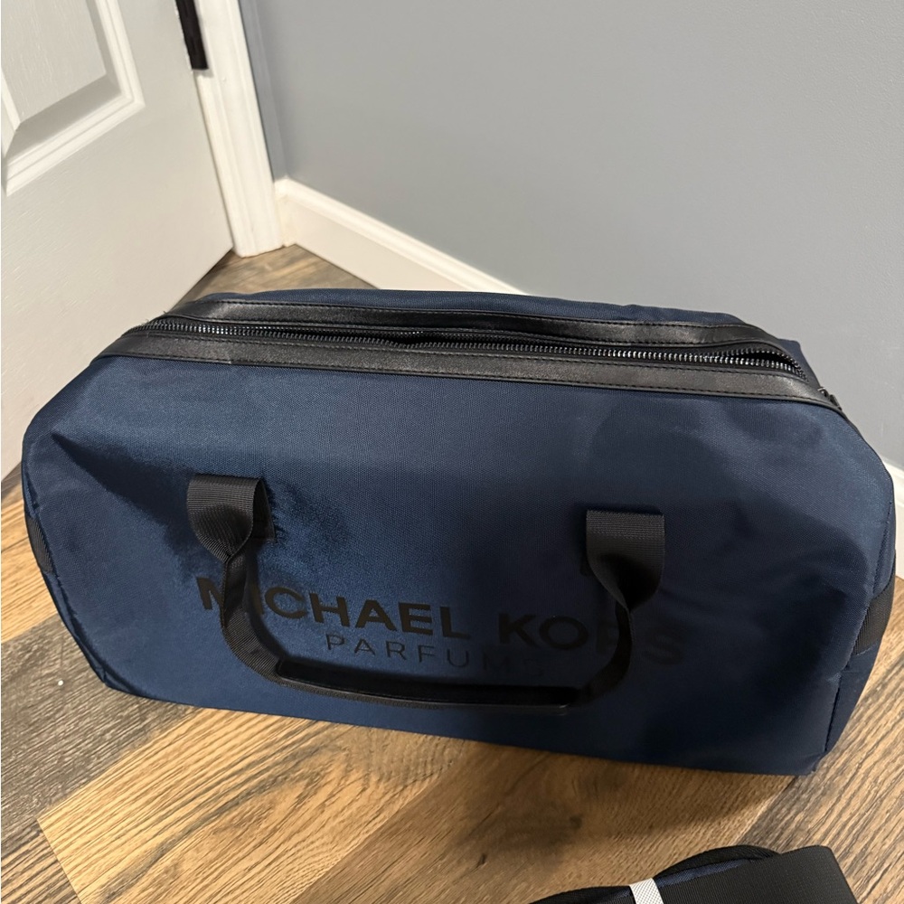 Michael Kors Navy Blue Duffel Bag with Black Handles 18x9x9 - Picture 5 of 7